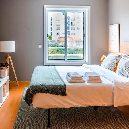 Sunny Studio In The Heart Of Lapa - 5Min Walk To Metro! Porto Buitenkant foto