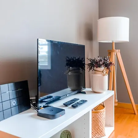 Sunny Studio In The Heart Of Lapa - 5Min Walk To Metro! Porto Buitenkant foto