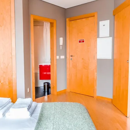 Sunny Studio In The Heart Of Lapa - 5Min Walk To Metro! Porto Buitenkant foto