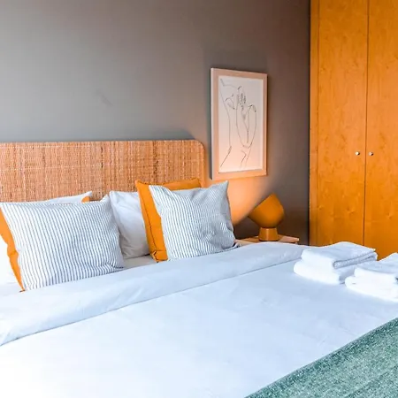 Sunny Studio In The Heart Of Lapa - 5Min Walk To Metro! Porto Buitenkant foto