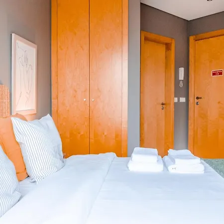 Sunny Studio In The Heart Of Lapa - 5Min Walk To Metro! Porto Buitenkant foto