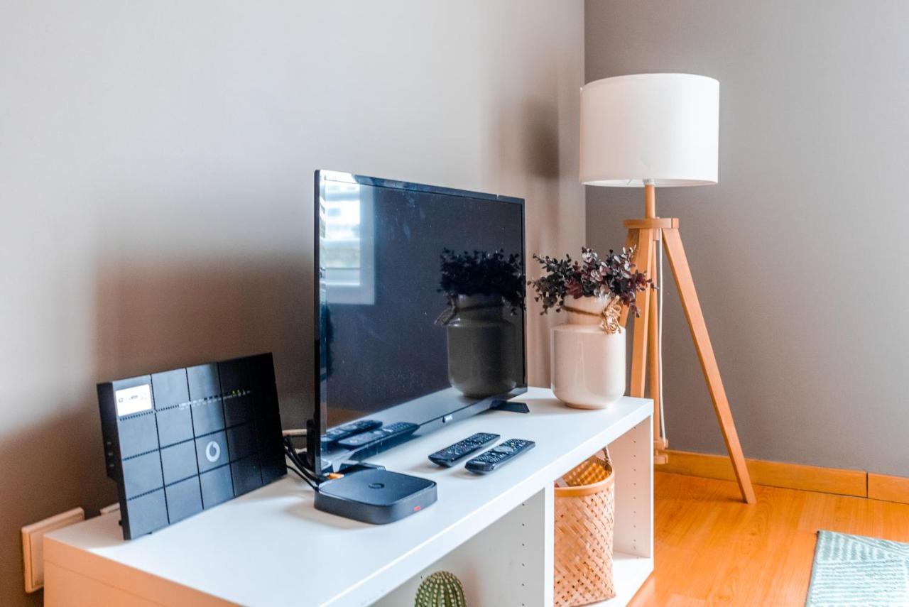 Apartment Sunny In The Heart Of Lapa - 5min Walk To Metro!