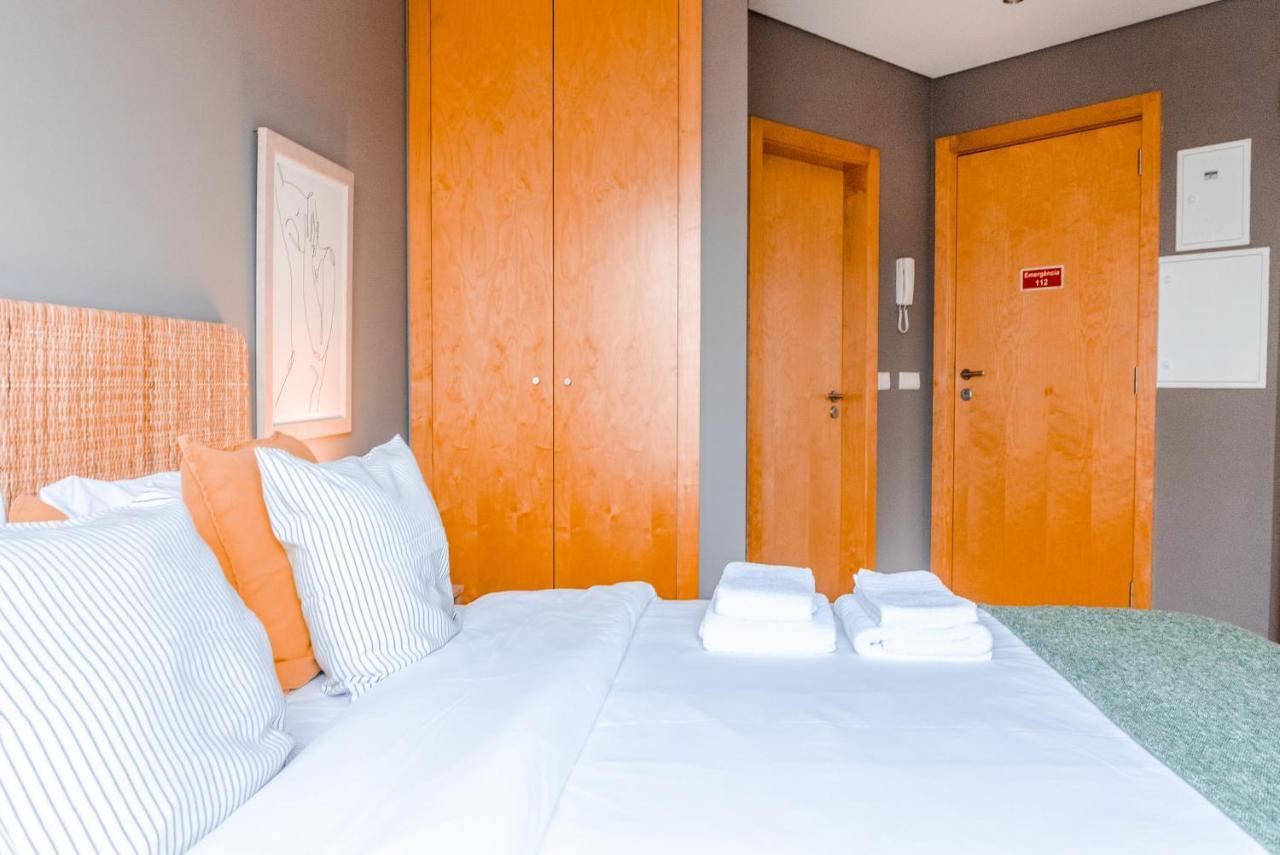 Sunny In The Heart Of Lapa - 5min Walk To Metro!